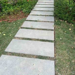 铜仁 芝麻黑小区踏步、汀步石铺装效果