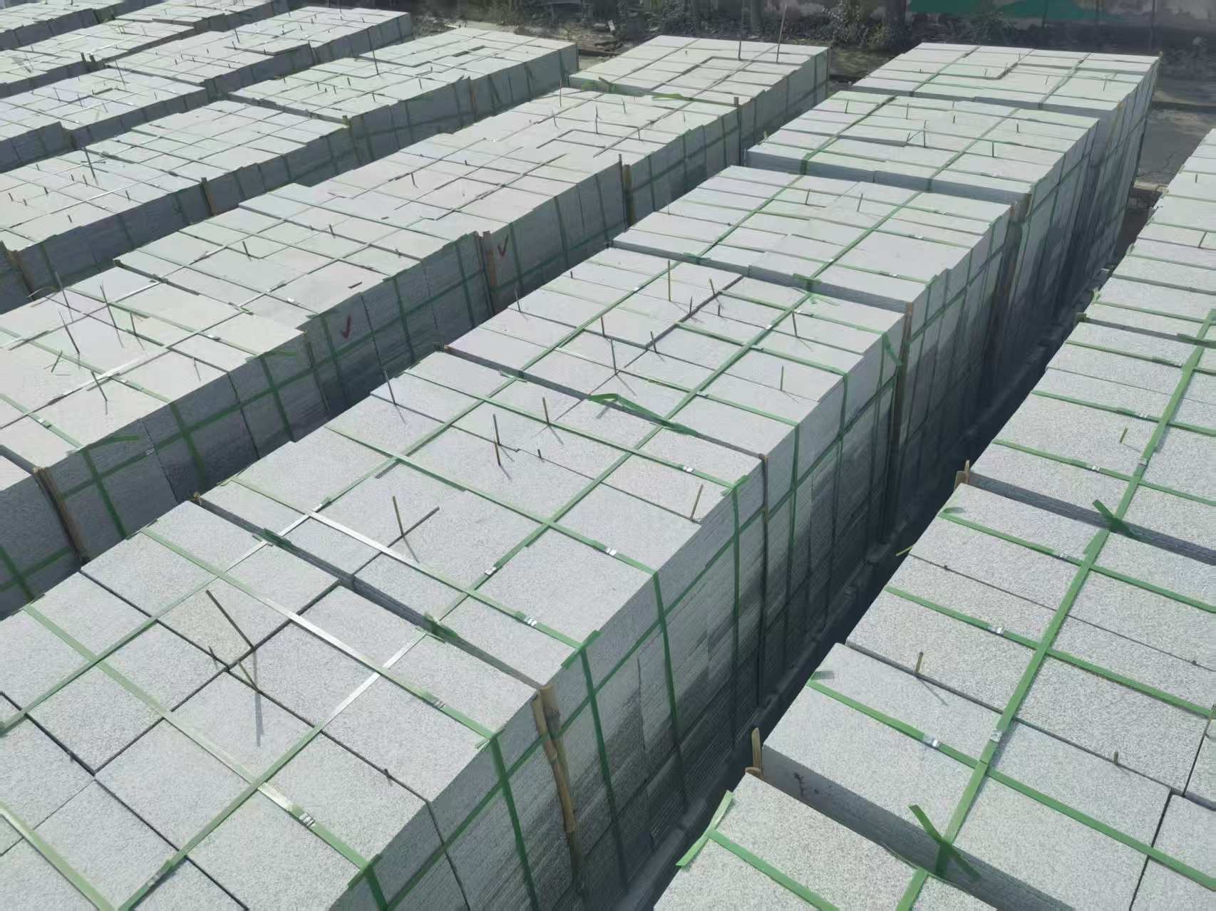 铜仁 芝麻白1.8公分火烧300*600地铺，清仓大甩卖