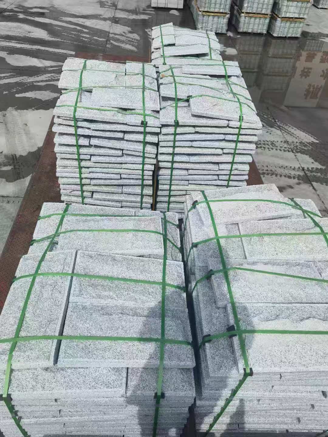 铜仁 芝麻白蘑菇石装车出货