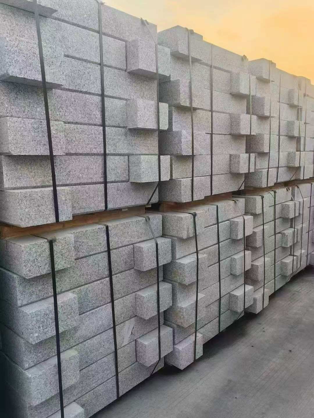 铜仁 芝麻白路沿石