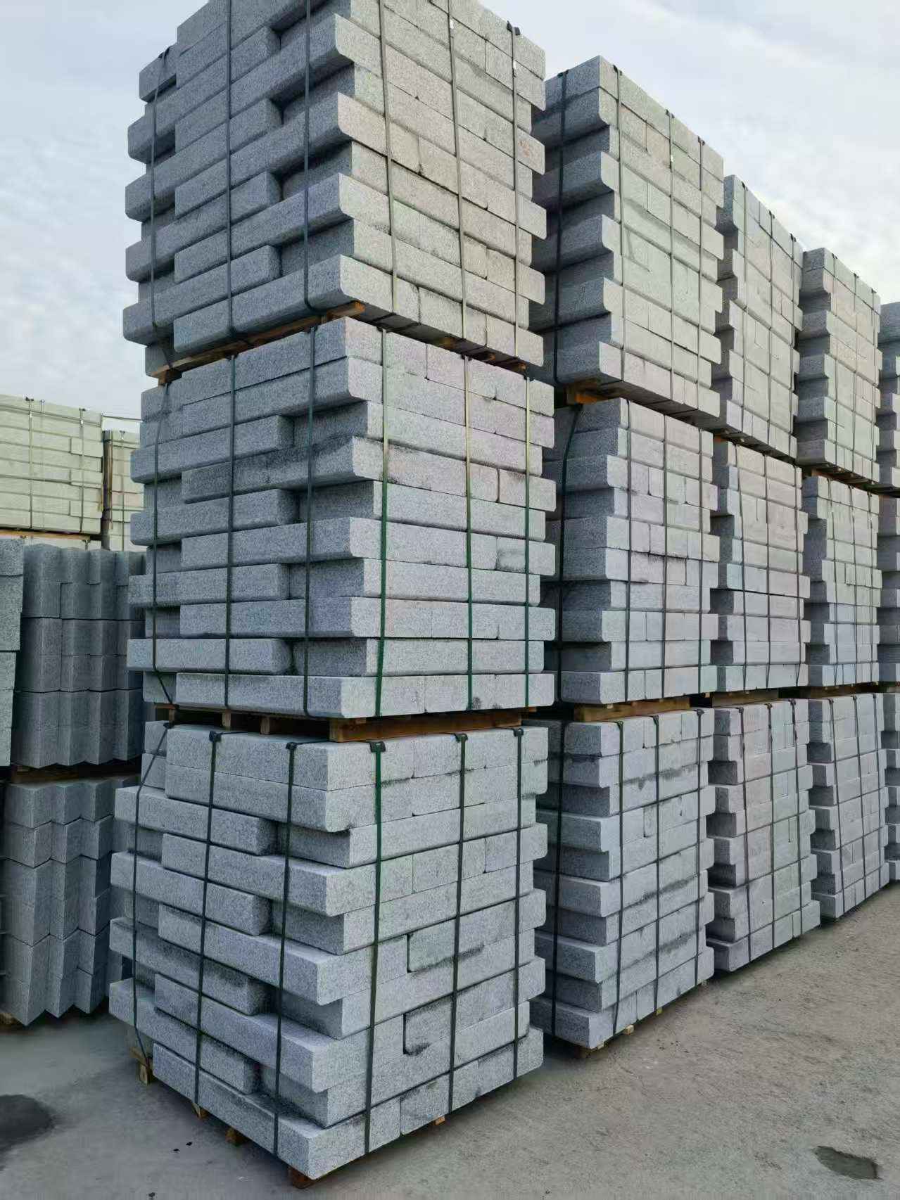 铜仁 路沿石（路侧石），颜色一致，尺寸标准