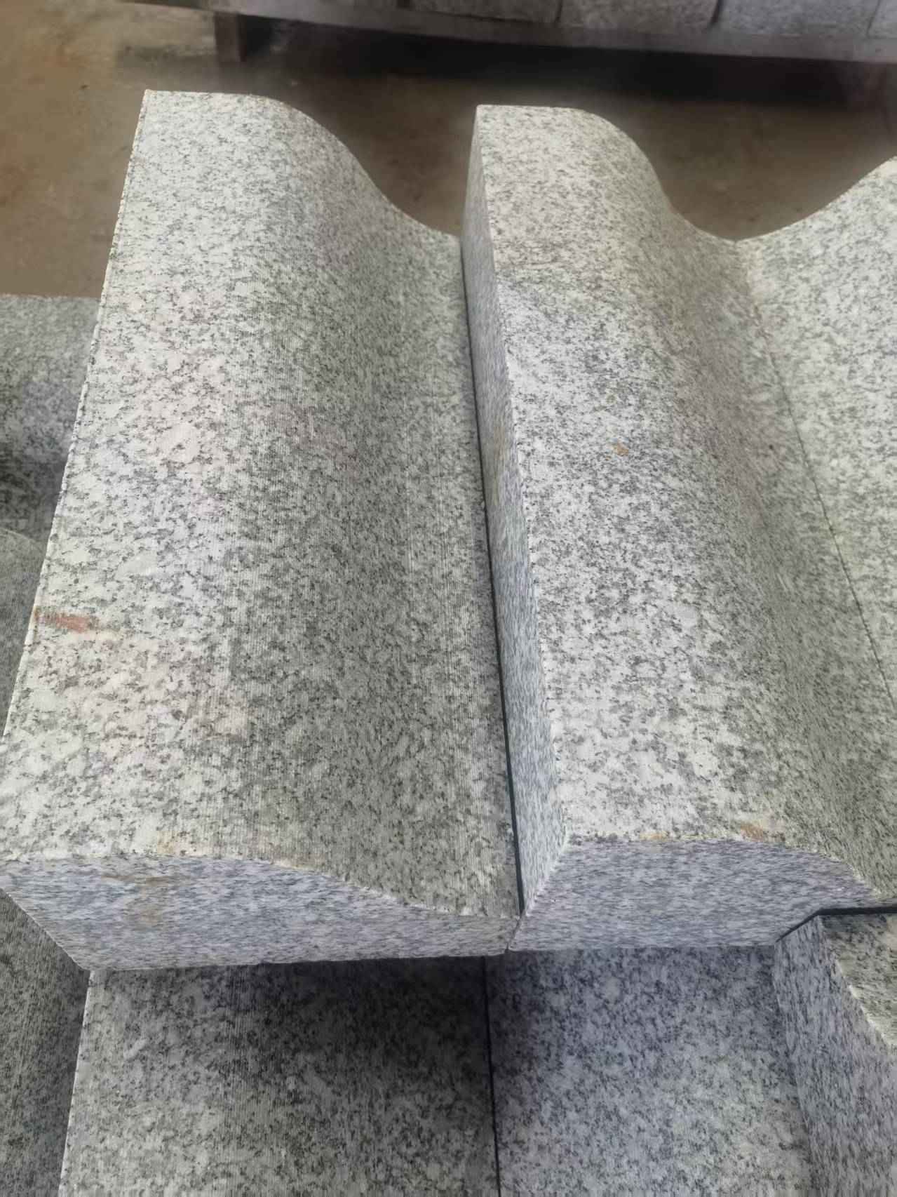 铜仁芙蓉白S型拉丝面路沿石