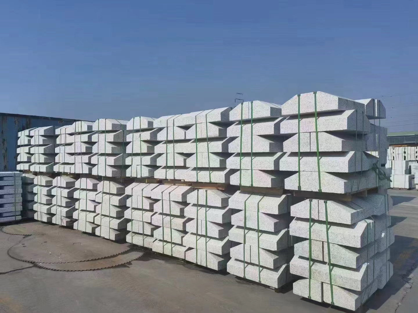 铜仁芝麻白花岗岩光面牙石知多少